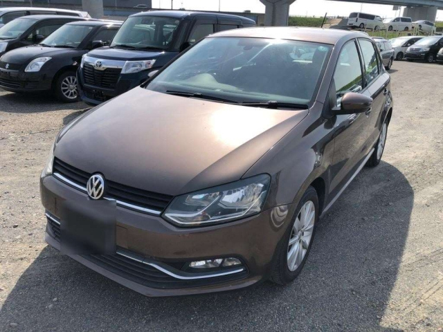 VOLKSWAGEN POLO
