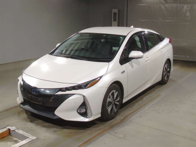 TOYOTA PRIUS PHV