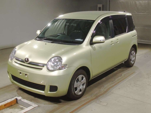 TOYOTA SIENTA 2010