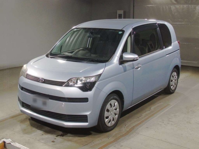 TOYOTA SPADE 2013