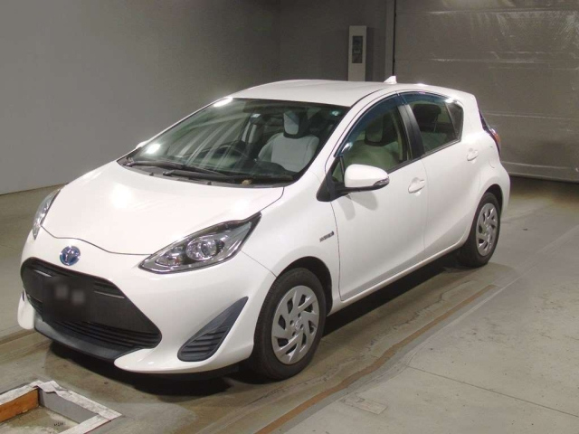 TOYOTA AQUA 2018