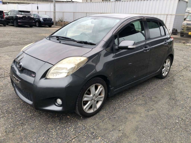 TOYOTA VITZ