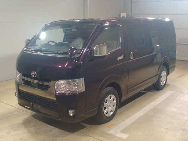 TOYOTA HIACE VAN