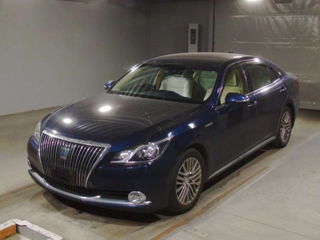 TOYOTA CROWN 2018
