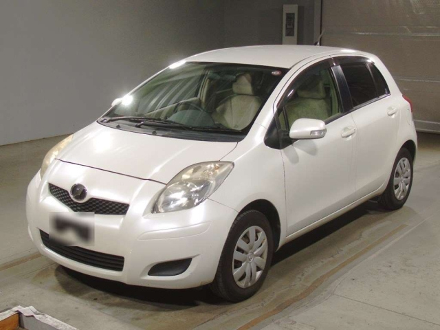 TOYOTA VITZ 2010