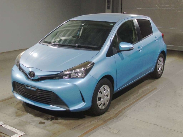 TOYOTA VITZ 2016
