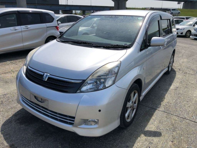 TOYOTA ISIS 2005