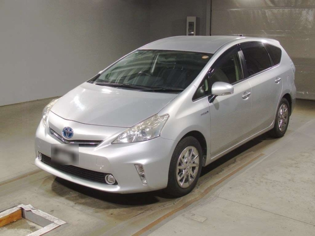 TOYOTA PRIUS ALPHA 2014