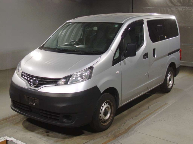 NISSAN NV200 2020