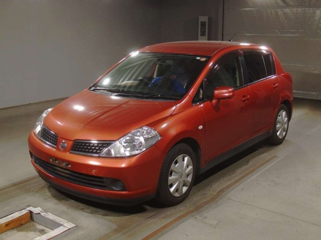 NISSAN TIIDA 2005