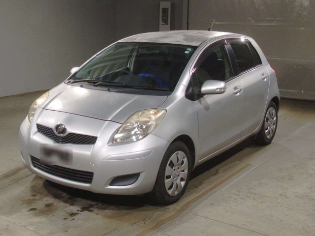 TOYOTA VITZ 2010