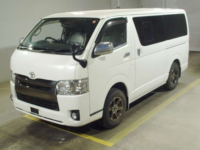 TOYOTA REGIUS ACE VAN