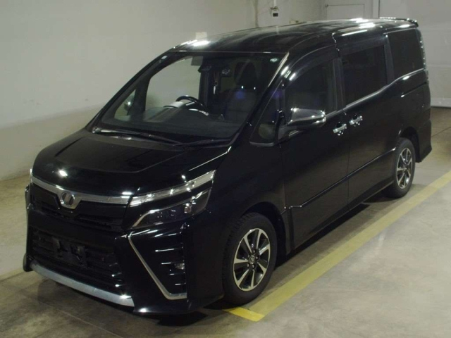 TOYOTA VOXY 2019
