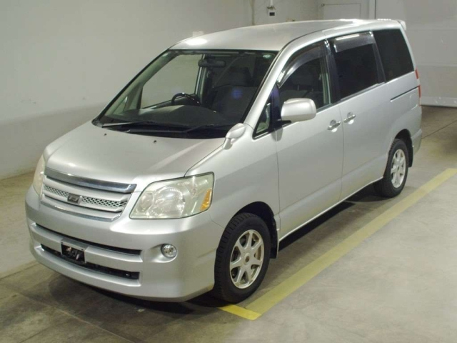 TOYOTA NOAH 2006