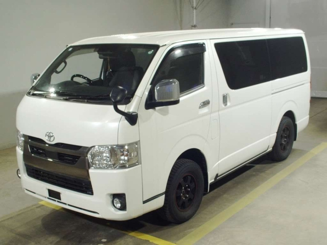 TOYOTA HIACE VAN 2022