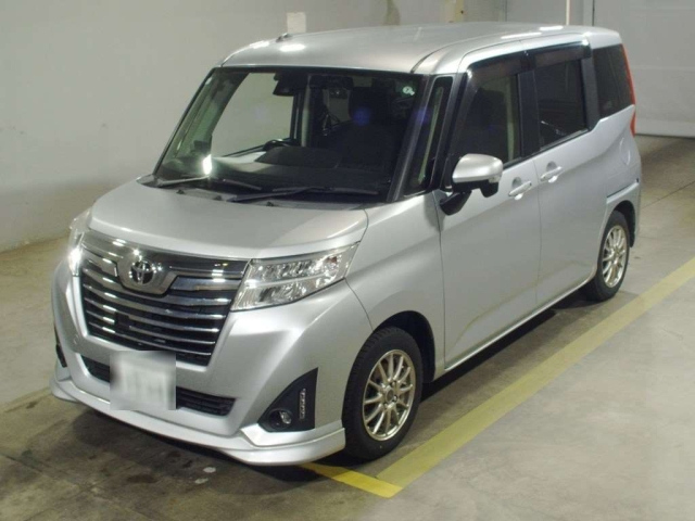 TOYOTA ROOMY 2017