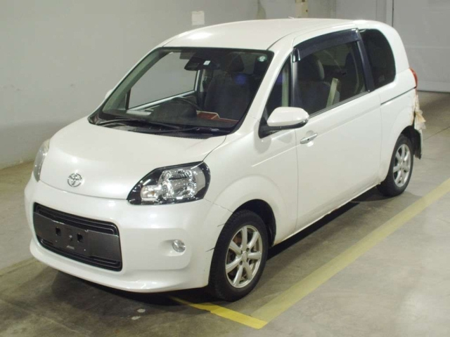 TOYOTA PORTE 2018