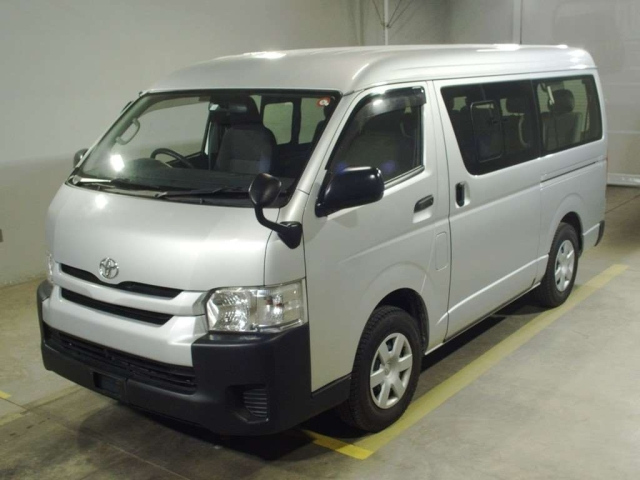 TOYOTA HIACE 2016