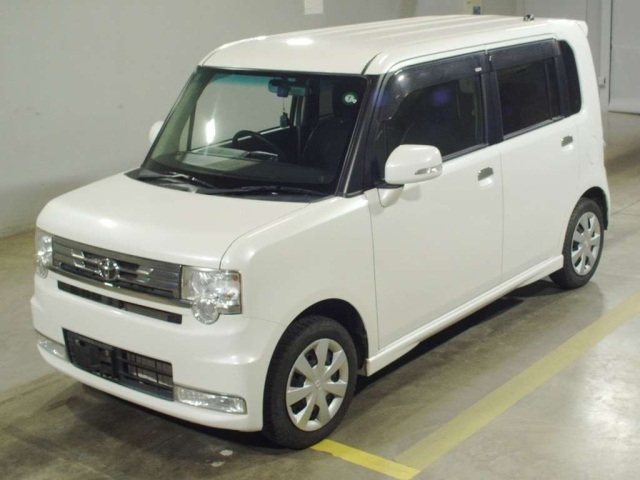 TOYOTA PIXIS SPACE 2016