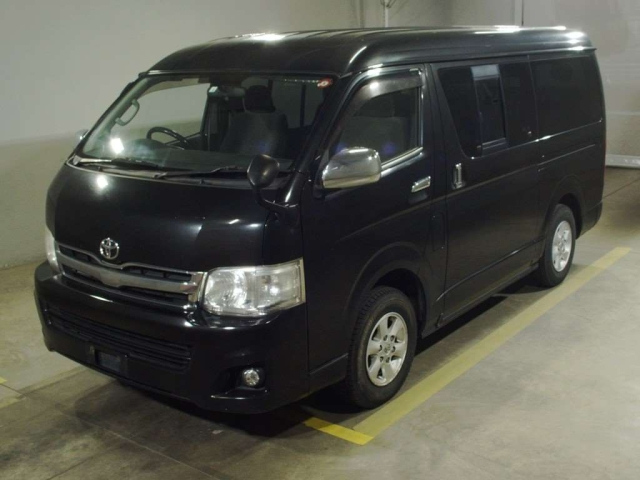 TOYOTA HIACE 2010
