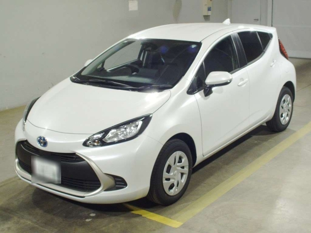 TOYOTA AQUA 2024
