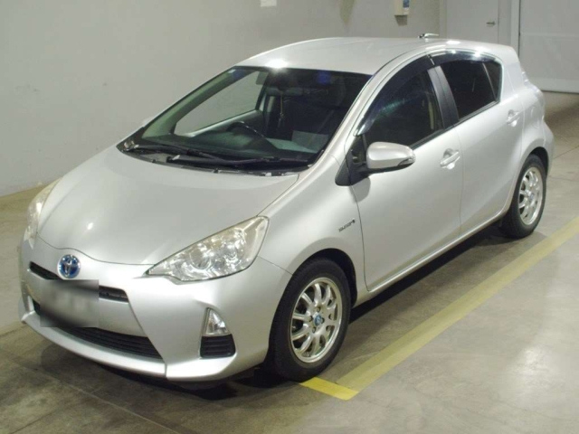 TOYOTA AQUA 2013
