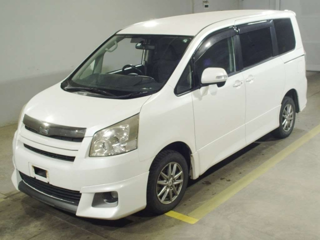 TOYOTA NOAH 2008