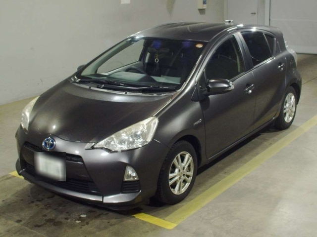 TOYOTA AQUA 2013