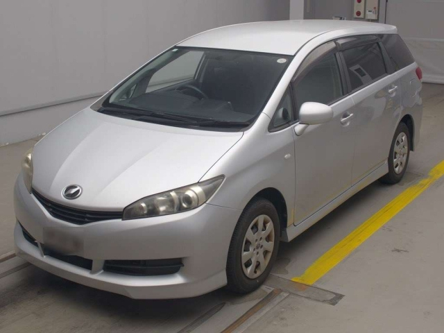 TOYOTA WISH 2010