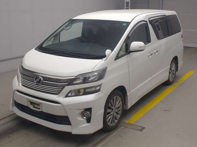 TOYOTA VELLFIRE 2013