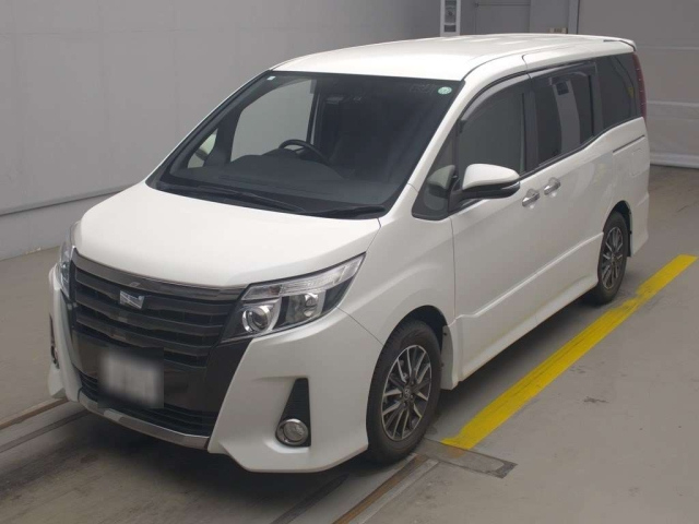 TOYOTA NOAH 2016