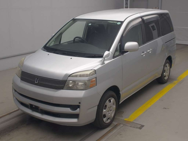 TOYOTA VOXY 2006