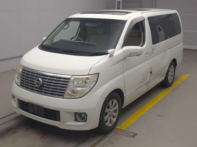 NISSAN ELGRAND