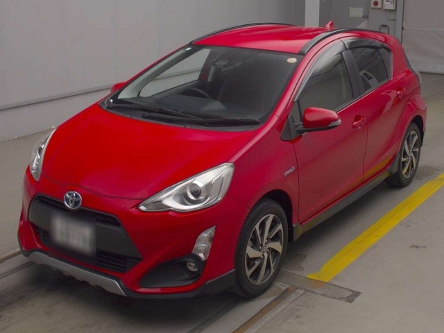 TOYOTA AQUA 2017