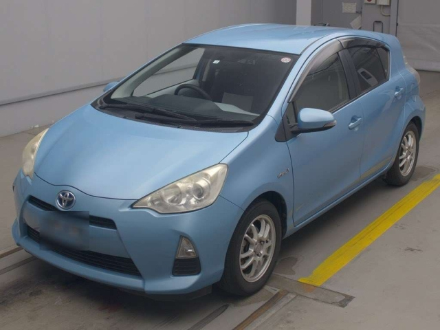 TOYOTA AQUA 2012