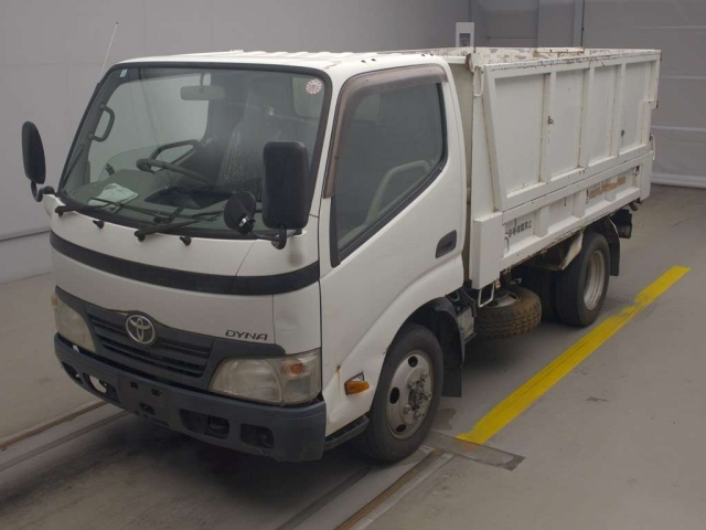 TOYOTA DYNA 2010