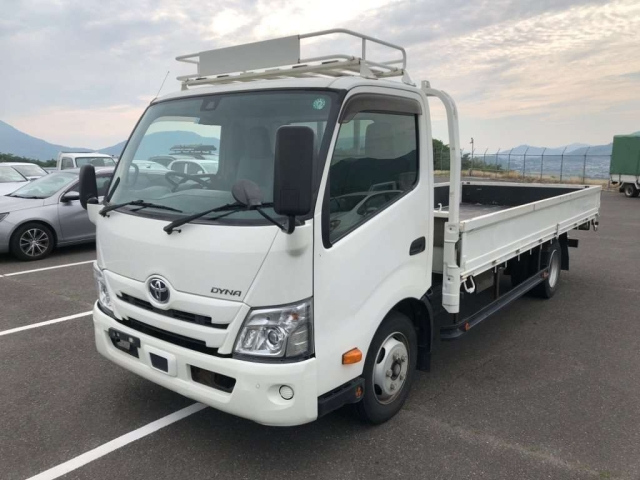 TOYOTA DYNA 2020