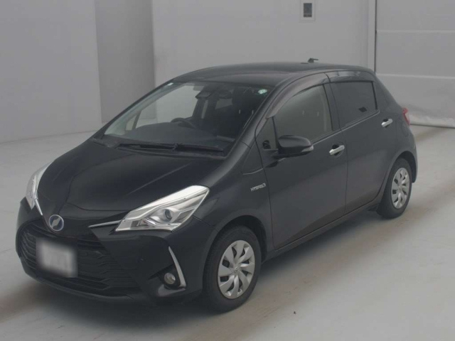 TOYOTA VITZ 2019