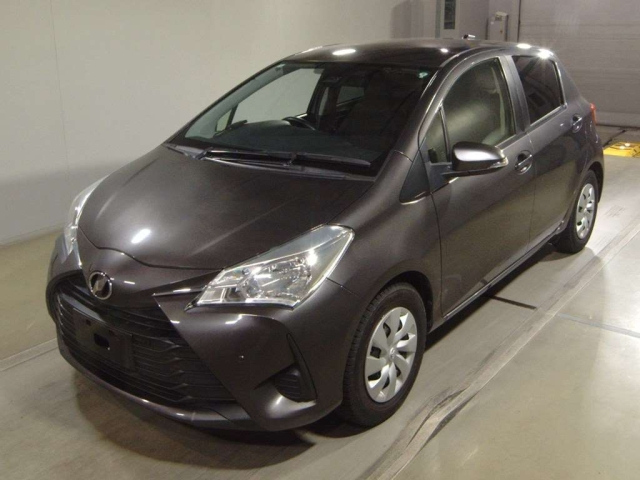 TOYOTA VITZ 2019
