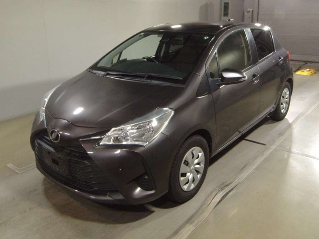 TOYOTA VITZ 2019