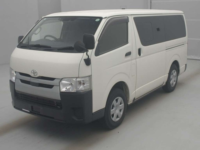TOYOTA HIACE VAN 2019