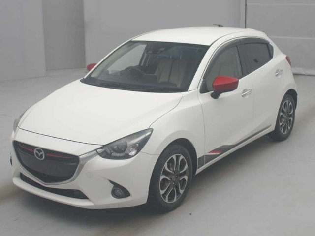MAZDA DEMIO 2015