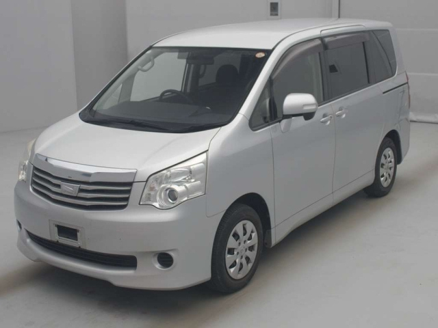 TOYOTA NOAH 2012