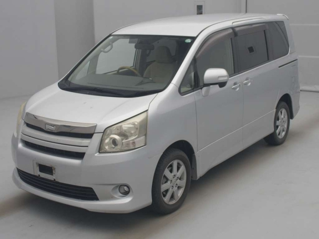 TOYOTA NOAH 2009