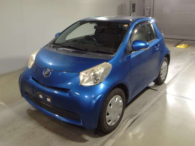 TOYOTA IQ 2010