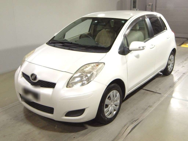 TOYOTA VITZ 2010
