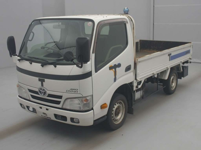 TOYOTA DYNA 2013