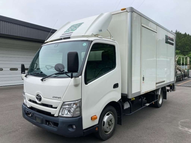 TOYOTA DYNA 2020