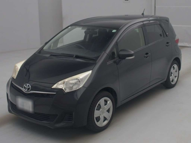 TOYOTA RACTIS 2013