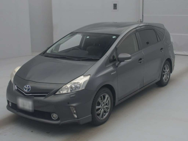 TOYOTA PRIUS ALPHA 2012